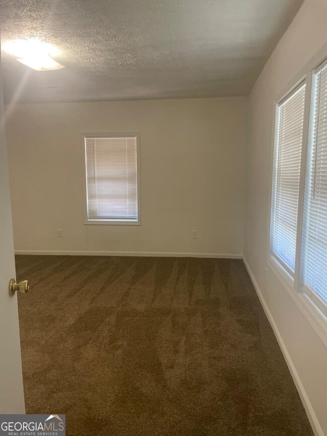 Building Photo - 2294 Bouldercrest Rd