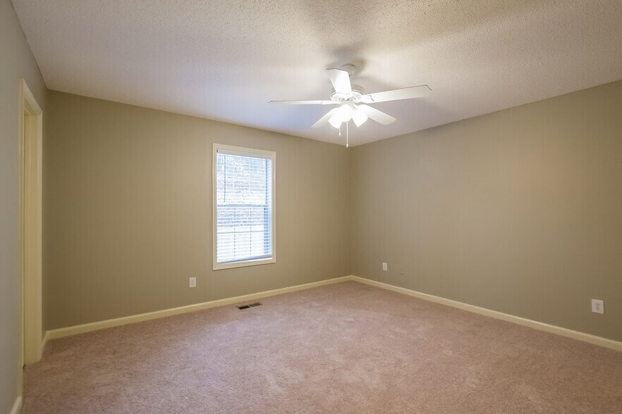 Building Photo - 414 Ivy Crest Dr