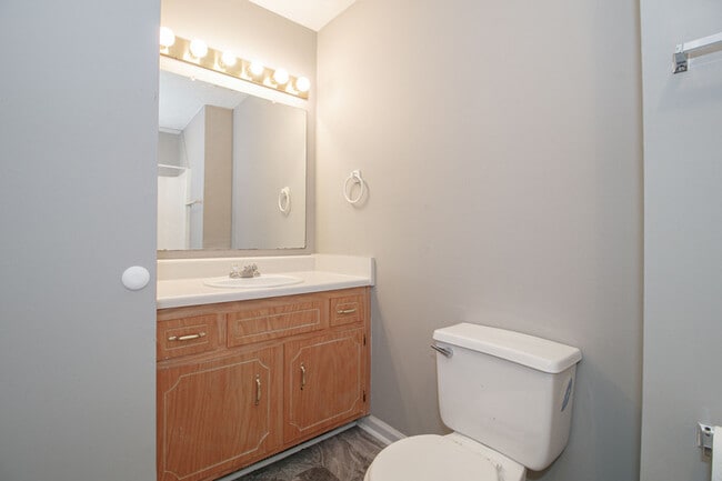 Building Photo - 245 Waterford Dr