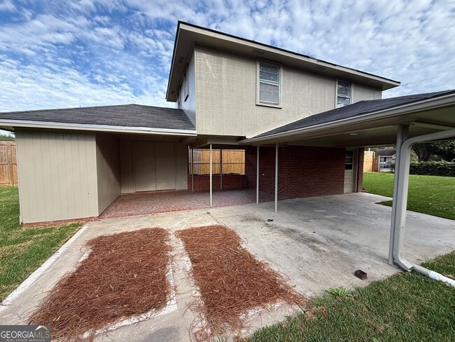 Building Photo - 412 Roberson St