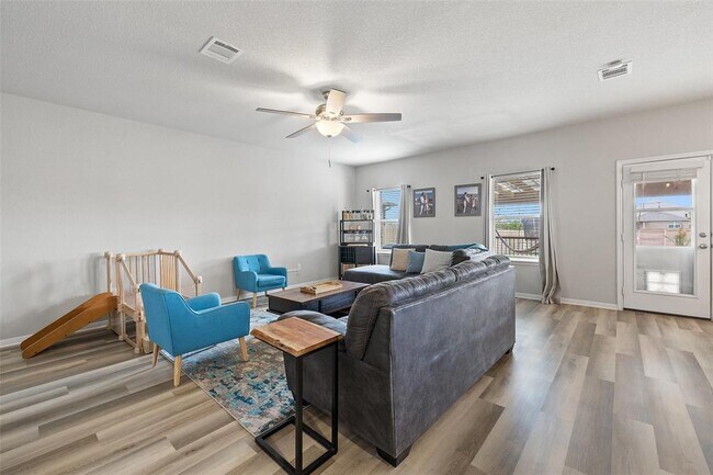 Building Photo - 1405 Fairhaven Gtwy