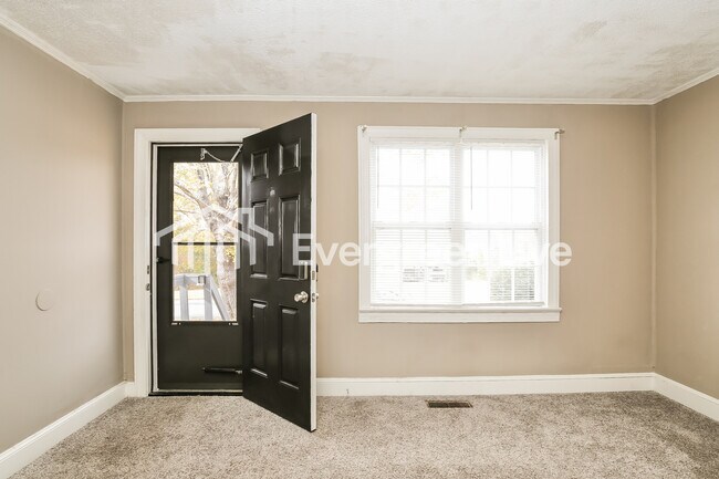 Building Photo - 4207 Garden St