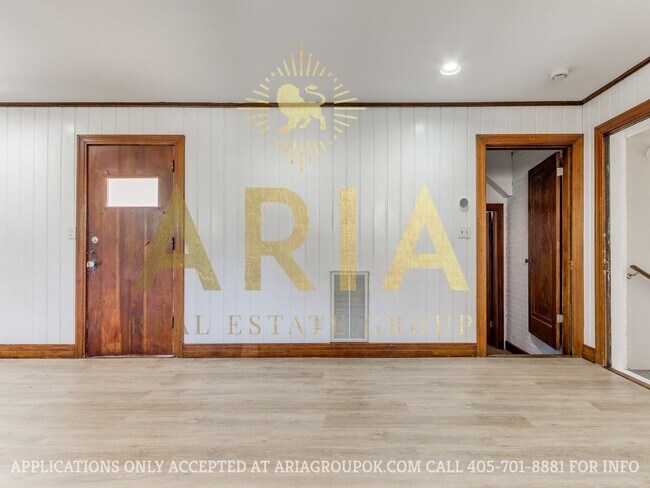 Building Photo - *AVAILABLE FOR IMMEDIATE MOVE IN!* UPDATED...