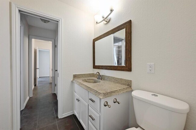 Building Photo - 201 Comanche Camp