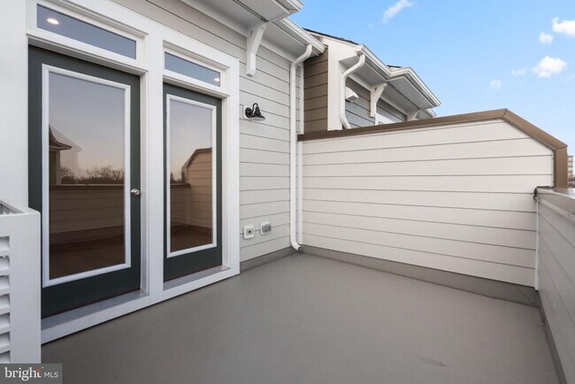 Building Photo - 602 Watermans Dr