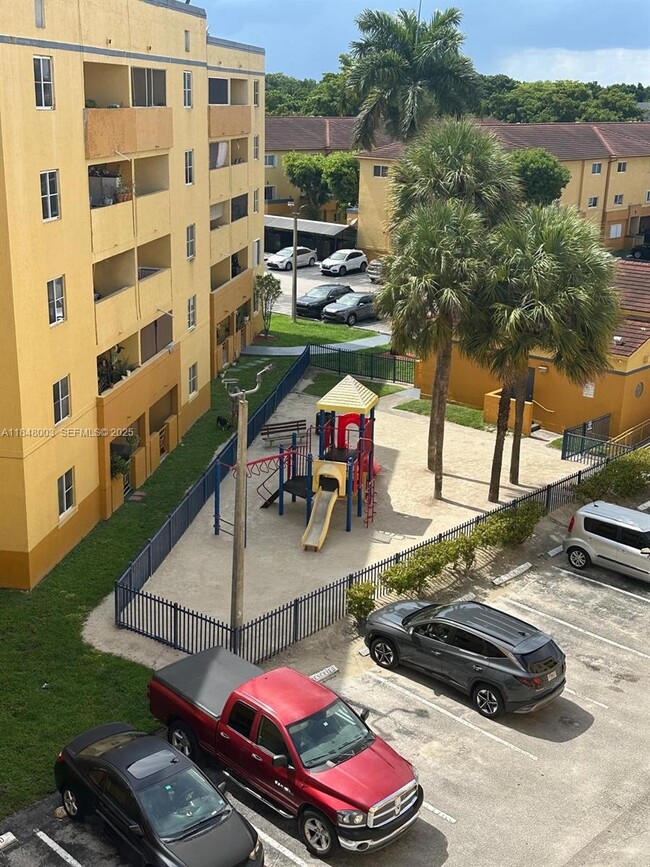 Building Photo - 14930 SW 82nd Terrace