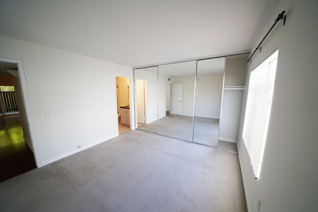 Building Photo - 18350 Hatteras St