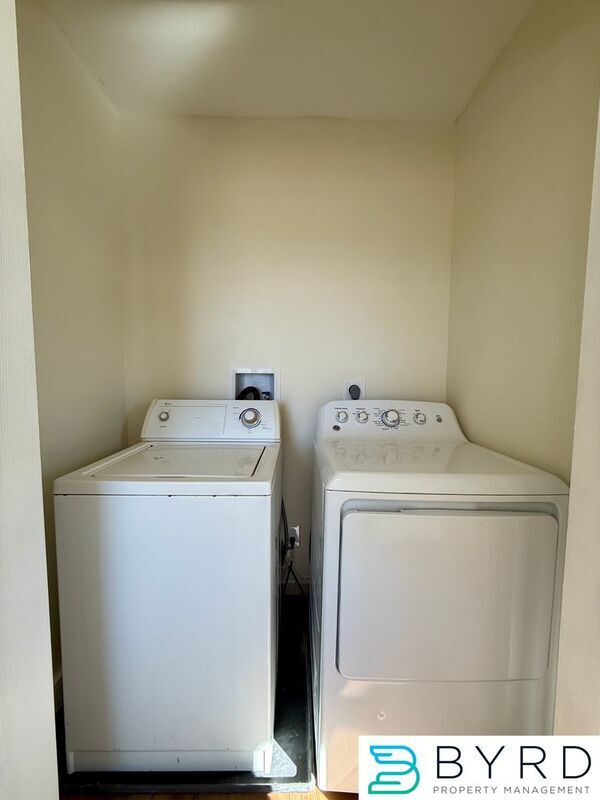 Building Photo - 5305 Lochaven Ave