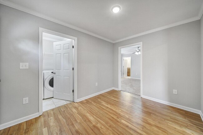 Building Photo - Beautiful Brick Home With Large Driveway