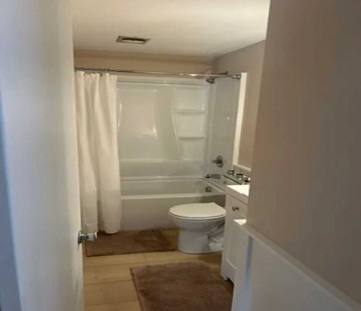 Building Photo - 297 Ashland Ave