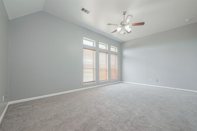 Building Photo - 6015 Hewes Point Ln