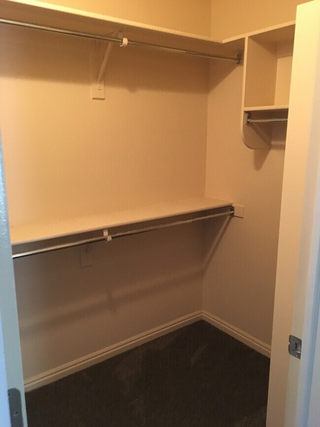 Building Photo - Nice Home in Quiet Community