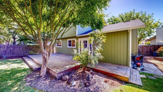 Building Photo - 360 Manka Cir