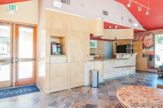 Building Photo - 7455 Charmant Dr