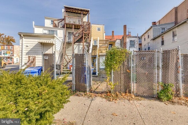 Building Photo - 88 High St