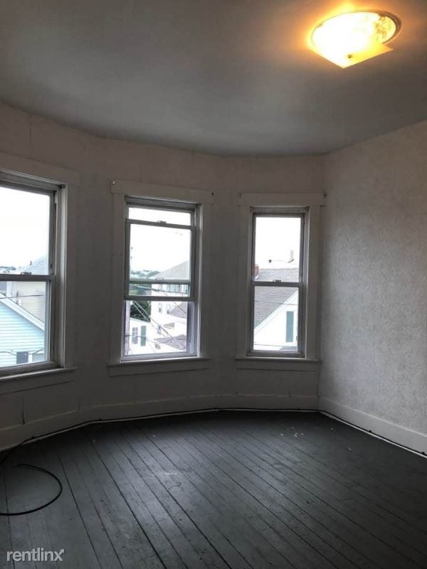 Building Photo - 86 Raymond St