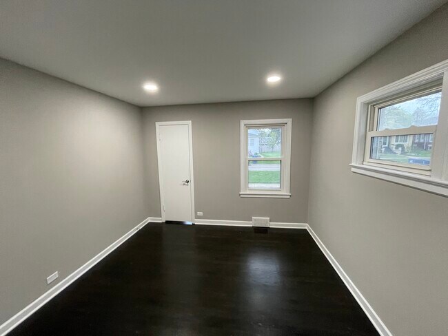 Bedroom 3 view 2 - 1550 Oakwood Ave