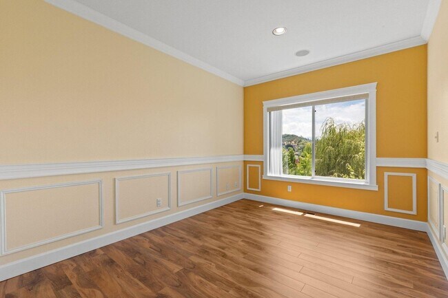 Building Photo - 4334 Vineyard Terrace