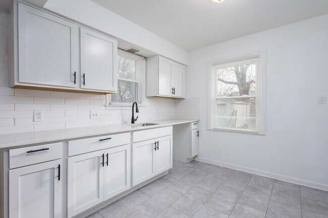 Building Photo - 11222 Wayburn St