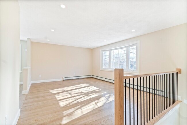 Building Photo - 21 Hodgkins Dr