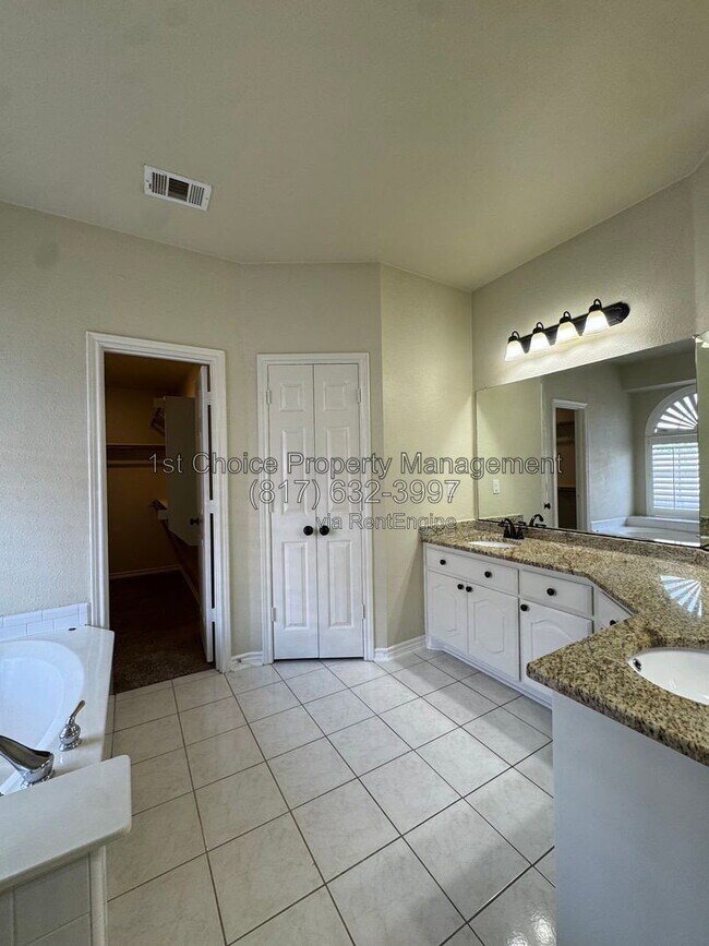 Building Photo - 3006 Upland Dr