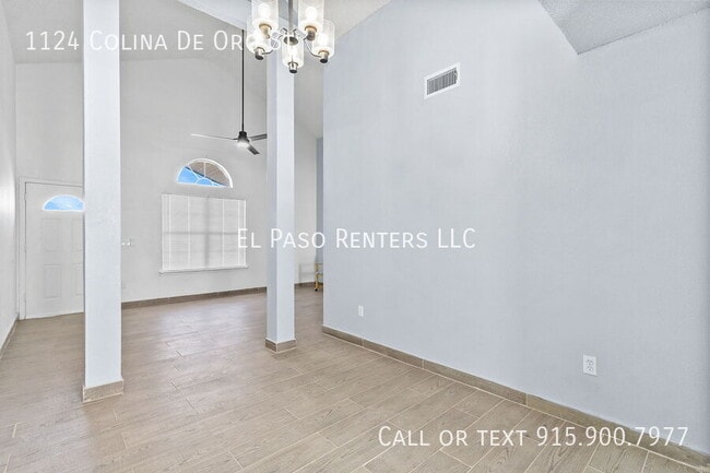 Building Photo - 1124 Colina De Oro St