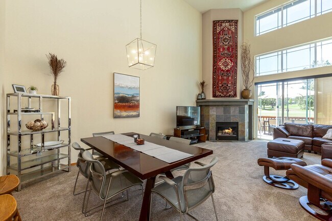 Building Photo - 951 Golden Pheasant Dr