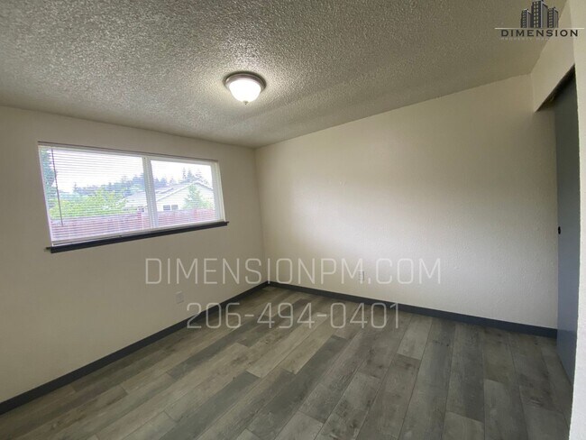 Building Photo - Convenient 1 bed 1 bath Units!