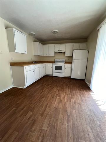 Primary Photo - 5221 Grovewood St