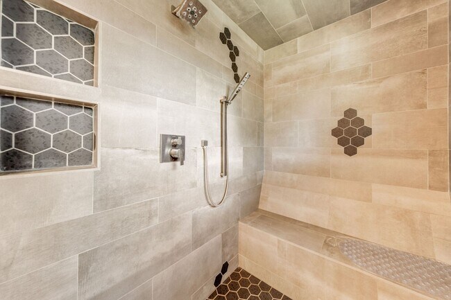 Building Photo - Updated Georgetown Home on 5 Acres with Huge Deck!