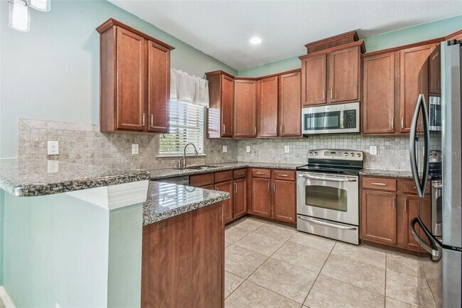 Building Photo - 12320 Fairlawn Dr