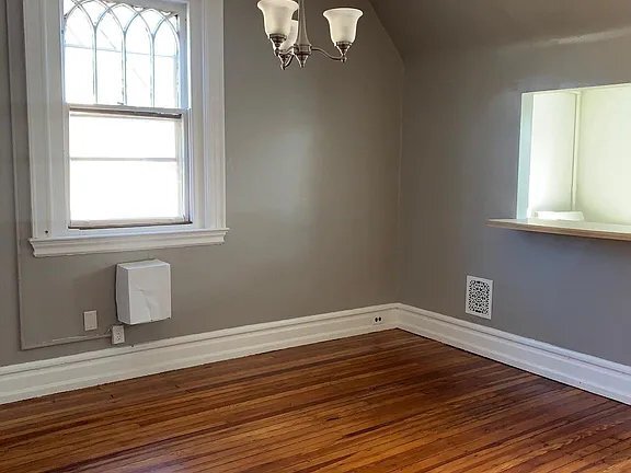 Building Photo - 242 Harvey St