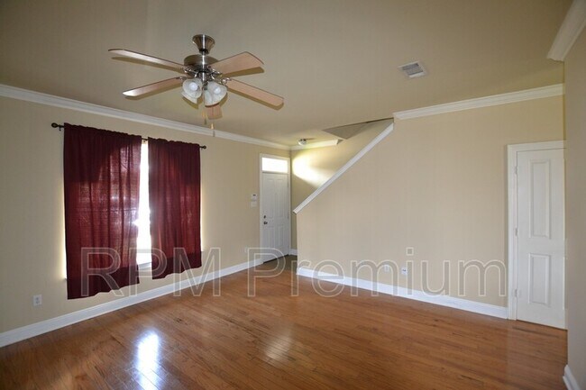 Building Photo - 2117 Cypress Hall Alley