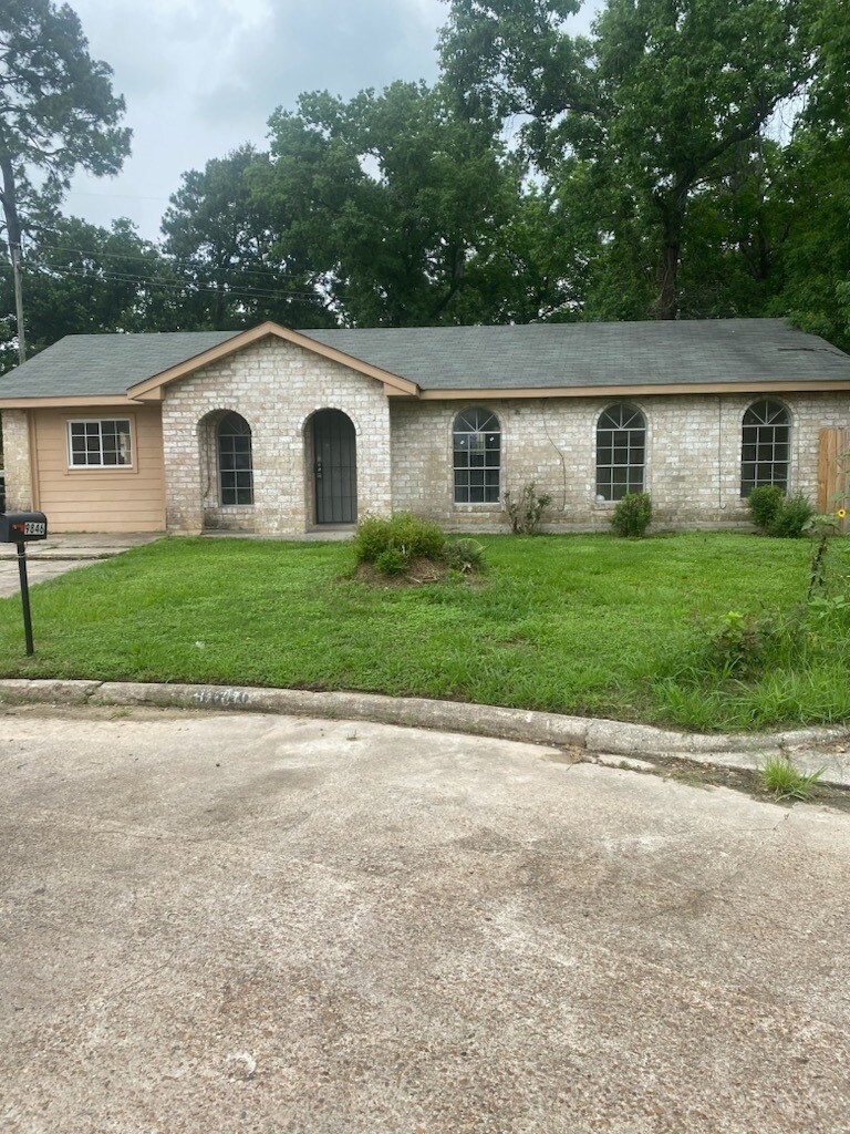 Building Photo - 9846 Gillman St