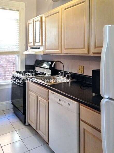 Primary Photo - 1605 Grove Ave