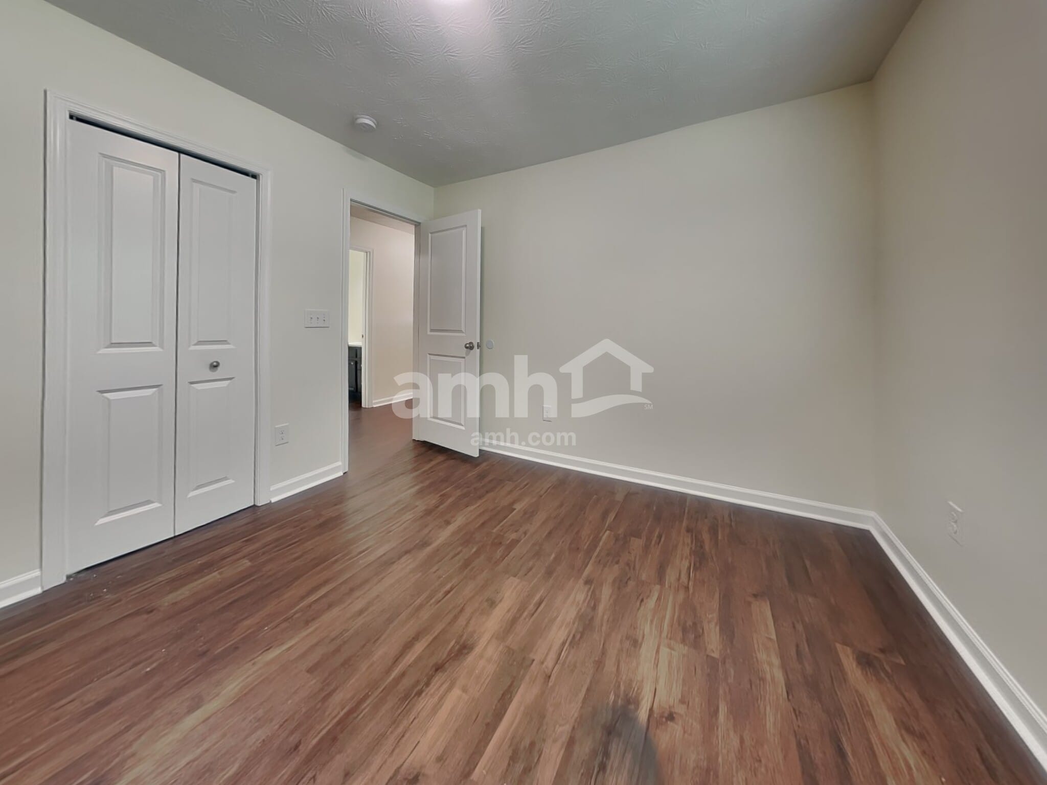 Building Photo - 97 Wooded Ridge Dr