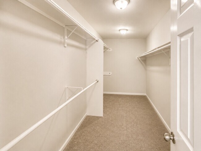 Building Photo - 9607 Memorial Crossing Ct