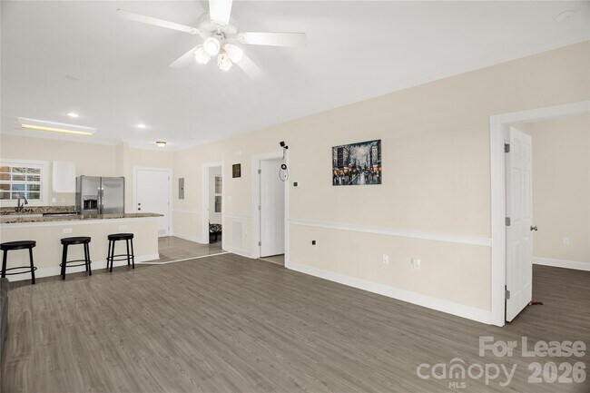 Building Photo - 9047 Meadow Vista Rd