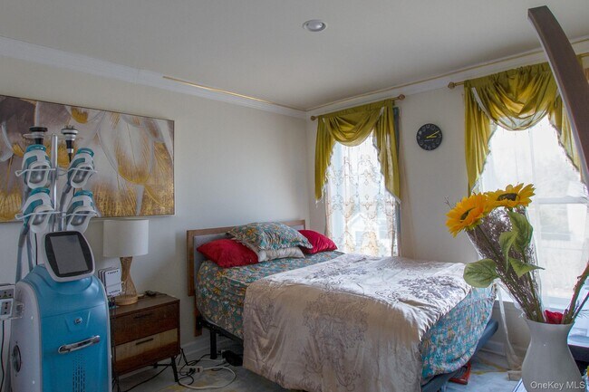 Building Photo - 126 Trafalgar Dr