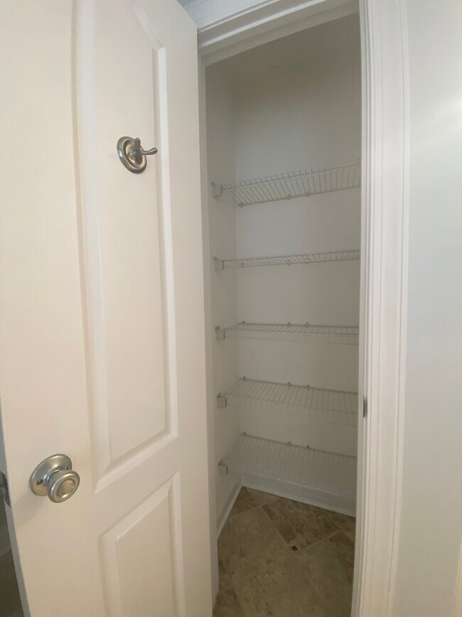 Building Photo - 112 Northbrook Dr