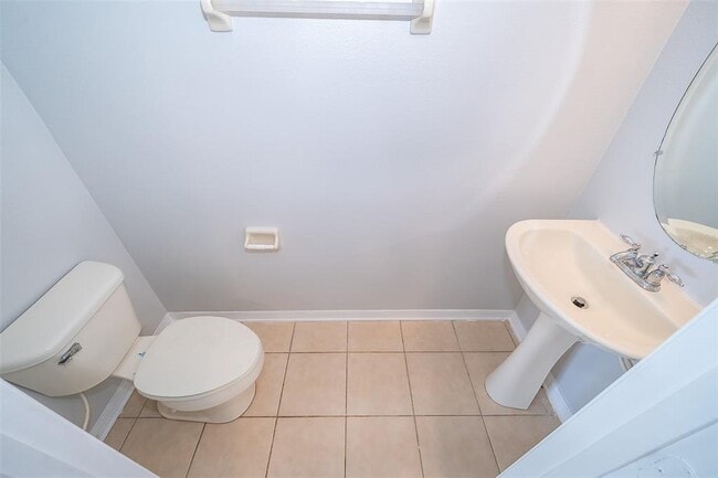 Building Photo - 3479 Wilshire Way Rd