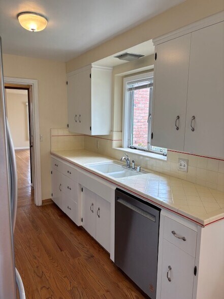 Building Photo - 214 Bellino Dr