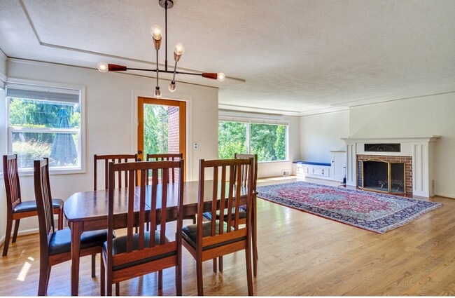 Building Photo - 616 SE Andover Pl