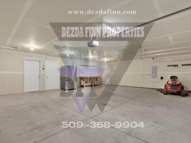 Building Photo - Country Living, Minutes to FAFB! 4 Bed, 2 ...