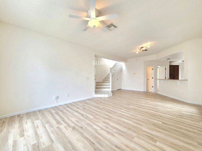 Building Photo - Spacious 3-Bedroom Townhome within the Lak...