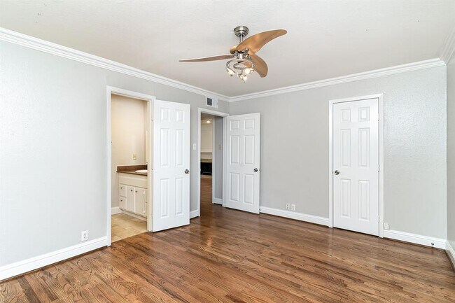 Building Photo - 5222 Fleetwood Oaks Ave