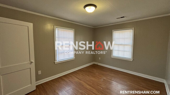 Building Photo - 1840 Hartland St