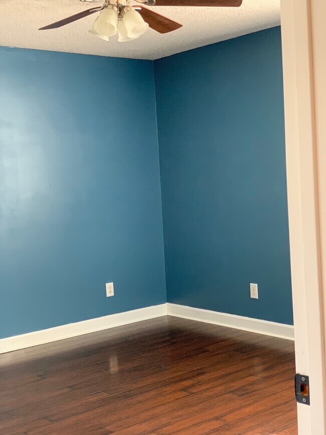 Building Photo - 15012 State Hwy 96