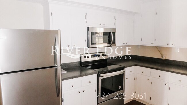 Kitchen - 504 Lusardi Dr