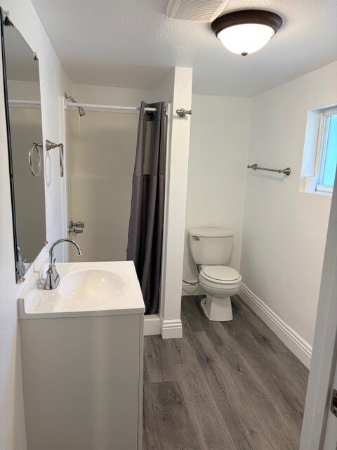 Bathroom - 512 S Belle Ave